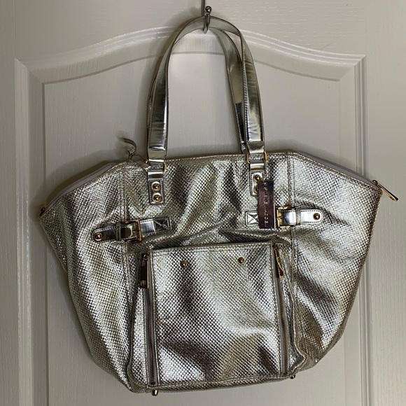 Silver tote - Picture 1 of 10
